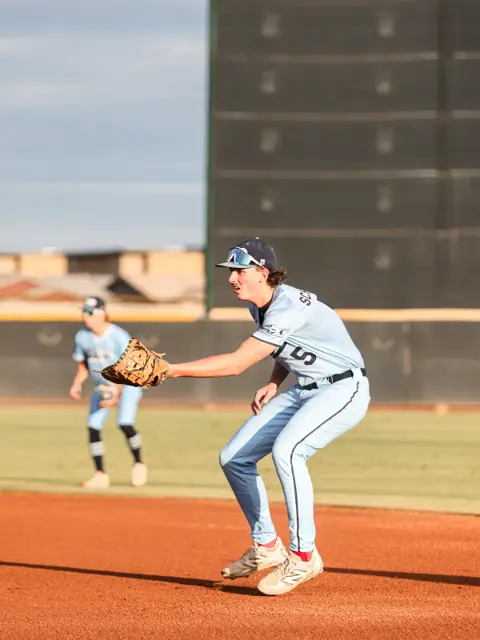 GBG Colorado 2027 infielder flipping the ball to a teammate